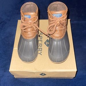 Used toddler boy Sperry boots size 10M
